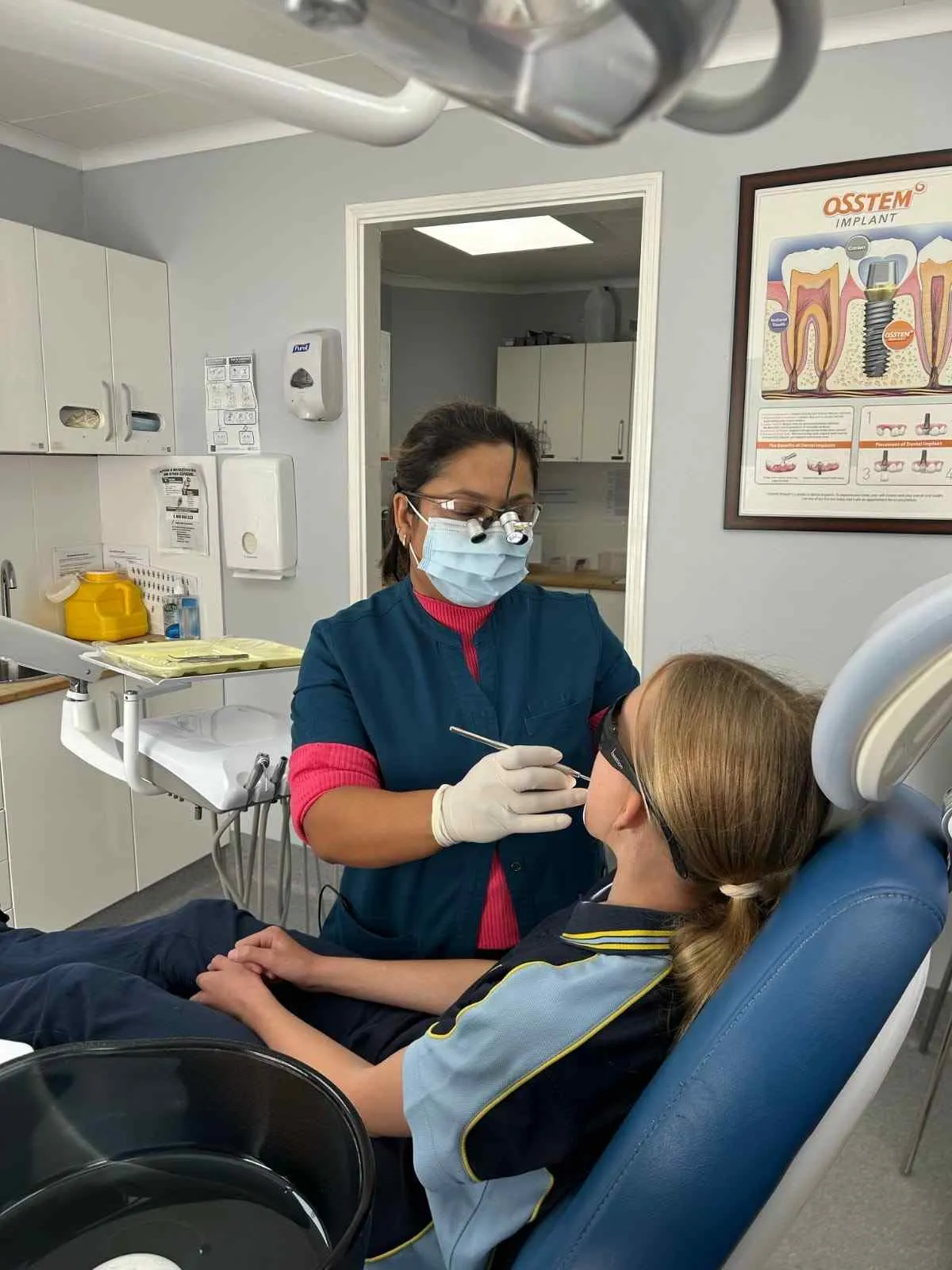 MS Dental reception desk